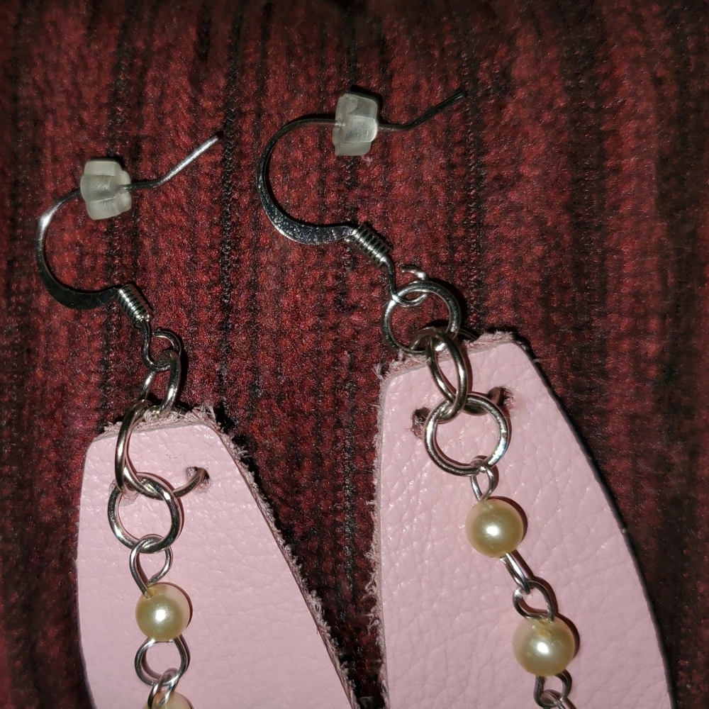 Handmade Pink n Pearls Long Duster Leather Earrings Leaf Shape Lightweight - Picture 5 of 8